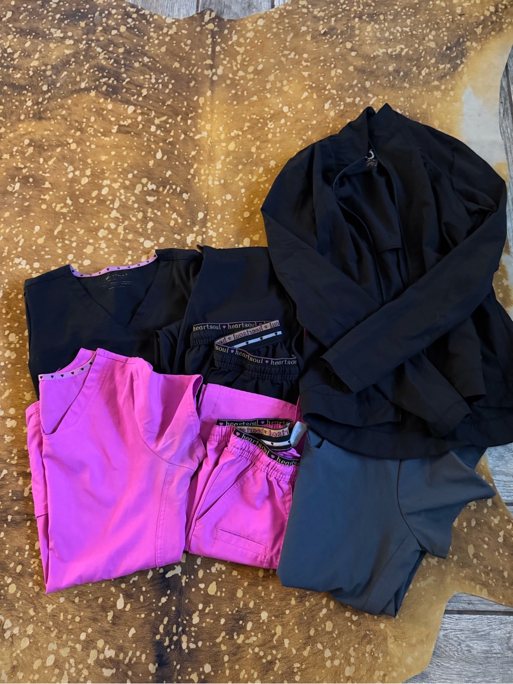 HeartSoul Women’s Scrub Set — Black & Bright Pink
